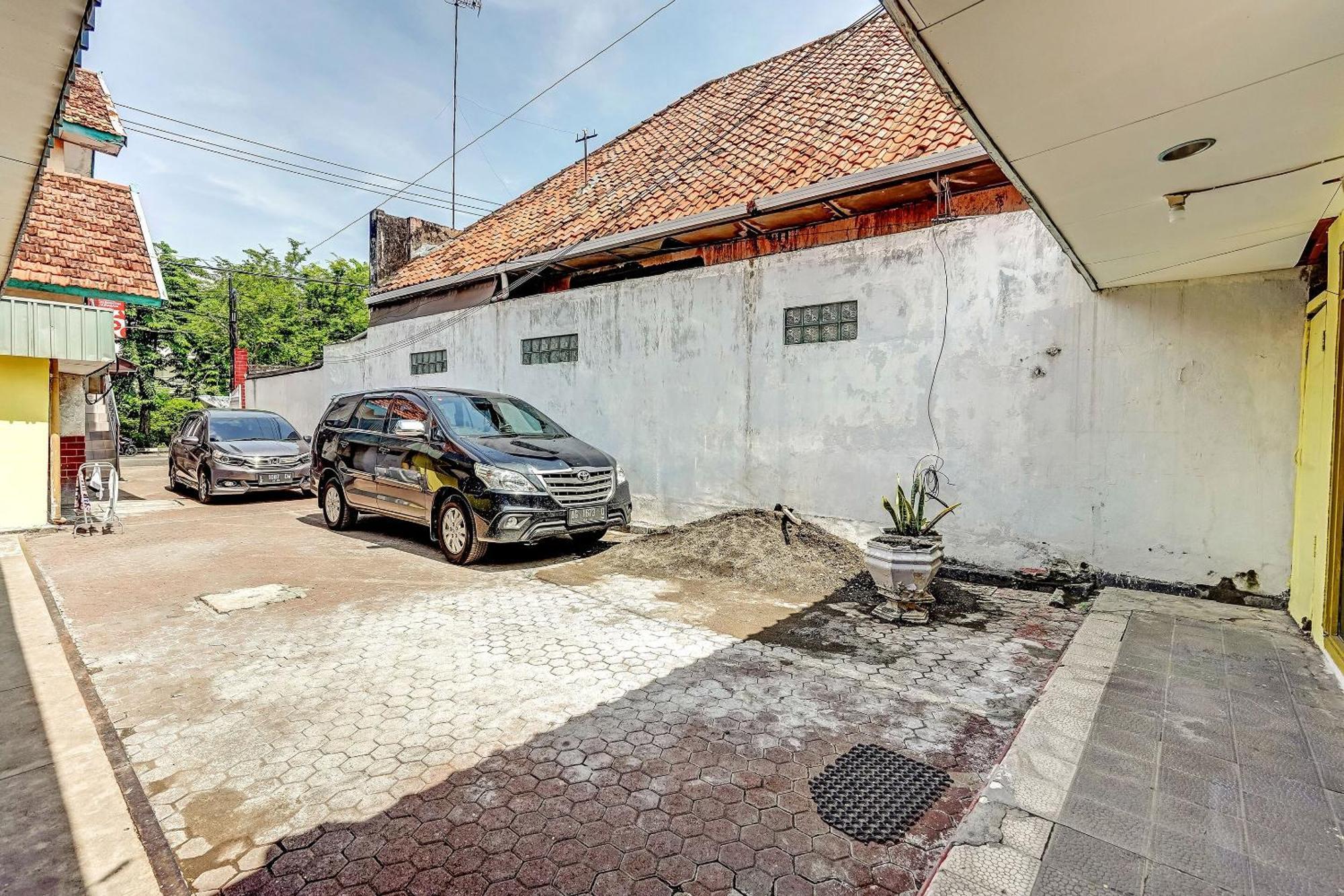 Hotel Kalimantan Surabaya Eksteriør bilde