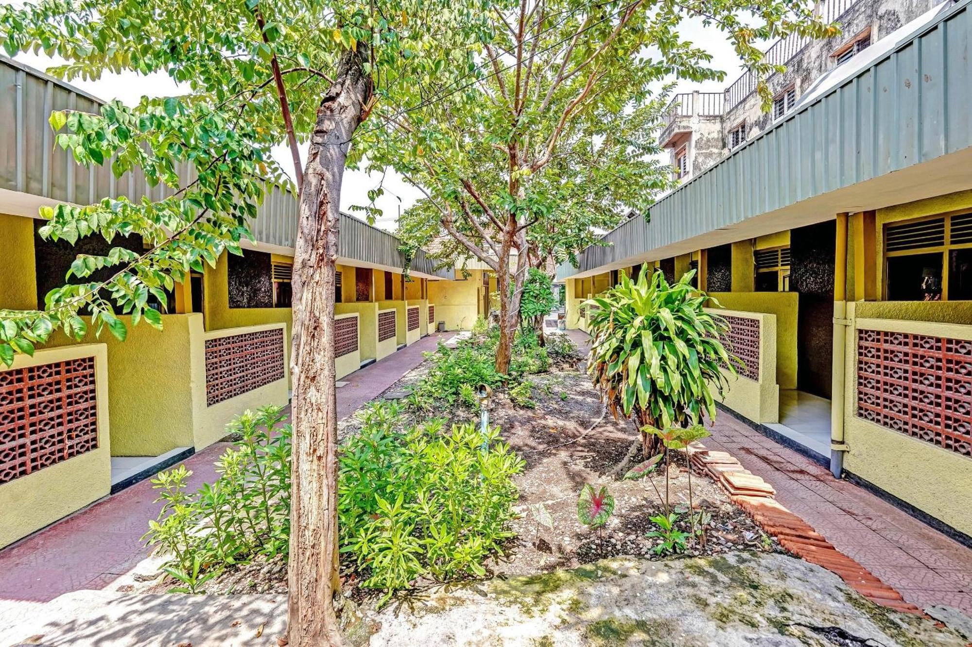 Hotel Kalimantan Surabaya Eksteriør bilde